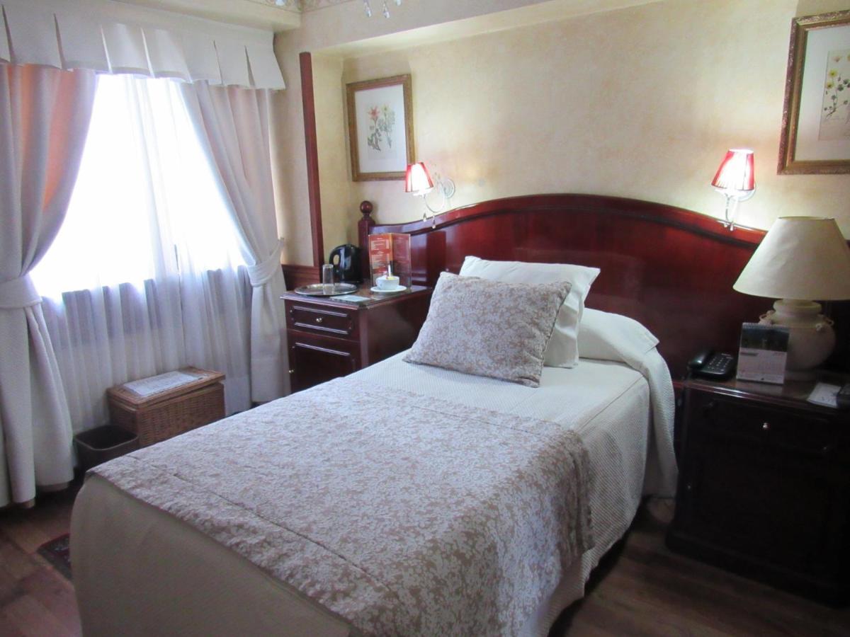 Hotel Ciudad De Vitoria Santiago del Cile